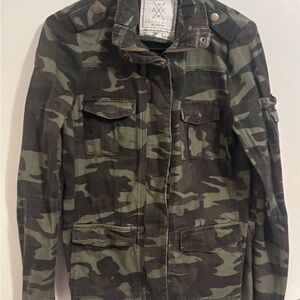 Angel Kiss Camouflage Utility Jacket - Green Camo
